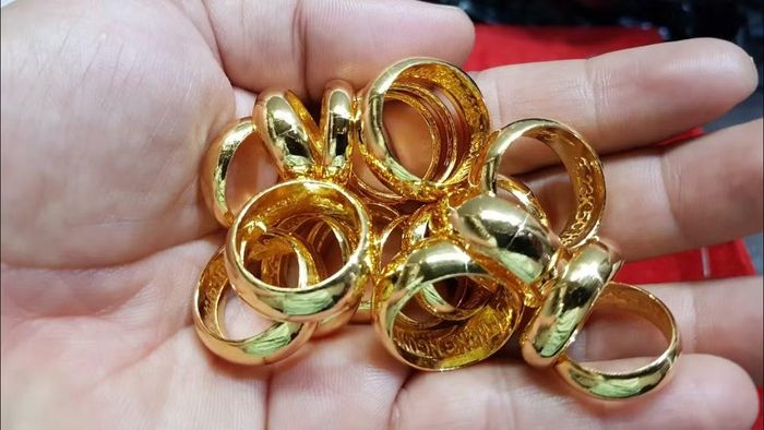 Giá vàng nhẫn tăng cao hơn vàng miếng SJC.