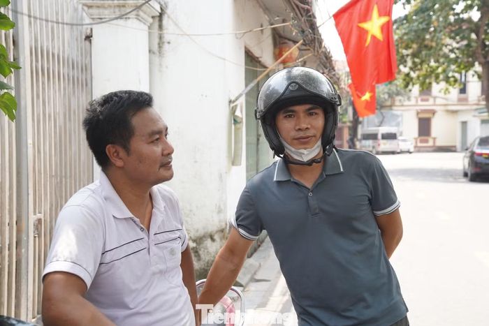  Khi được hỏi liệu quy hoạch có ảnh hưởng đến công trình đang xây dựng hay không, ông Trần Văn Tư (thôn Đại Độ) cho biết gia đình đã đầu tư gần 400 triệu đồng xây nhà. Nếu thuộc diện phải di dời, ông sẽ chấp hành nhưng mong sớm được bố trí tái định cư để ổn định cuộc sống. 