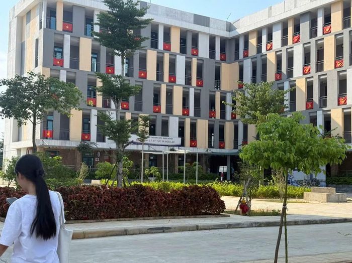 Hiện kí túc xá của trường chỉ mới đáp ứng được một nửa số sinh viên. Ảnh: ĐH