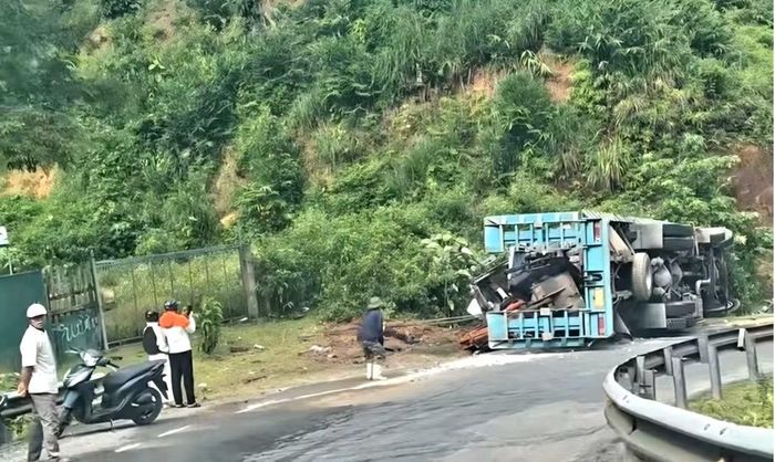 Hiện trường vụ tai nạn thương tâm.