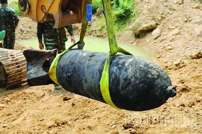 Quả bom nặng khoảng 200kg.