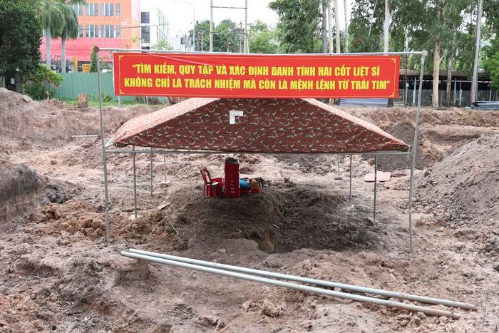 UBND phường Hòa Hưng được giao gửi văn bản cho Sở Văn hóa và Thể thao đề xuất nghiên cứu, lập hồ sơ khoa học đề nghị xếp hạng di tích đối với khu vực hố chôn tập thể liệt sĩ tại Công viên Lê Thị Riêng.