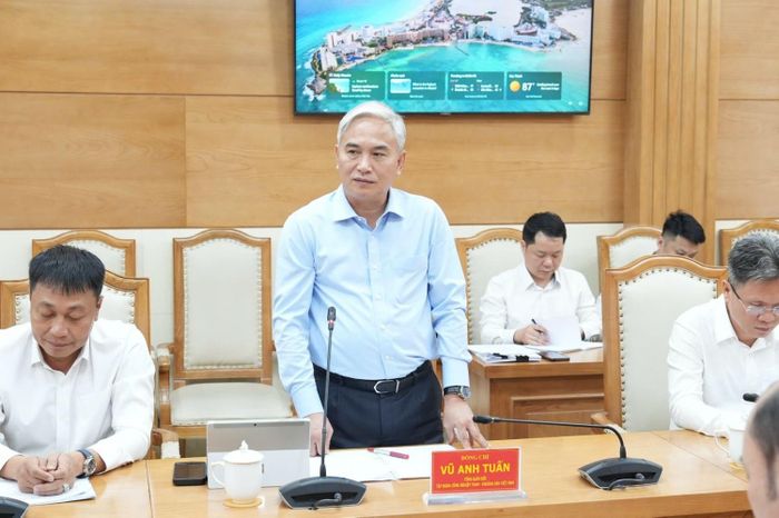 Tổng giám đốc TKV Vũ Anh Tuấn phát biểu tại buổi làm việc cùng UBND tỉnh Thanh Hóa về tháo gỡ khó khăn cho các đơn vị đang hoạt động sản xuất kinh doanh tại địa phương.