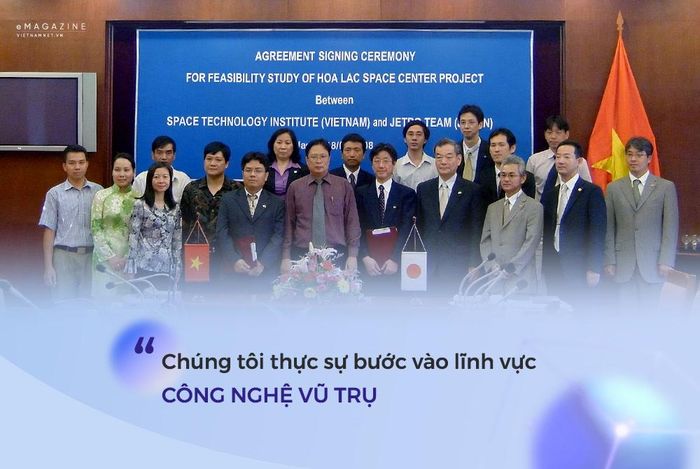 Vậy ông bắt đầu học về vũ trụ từ đâu?