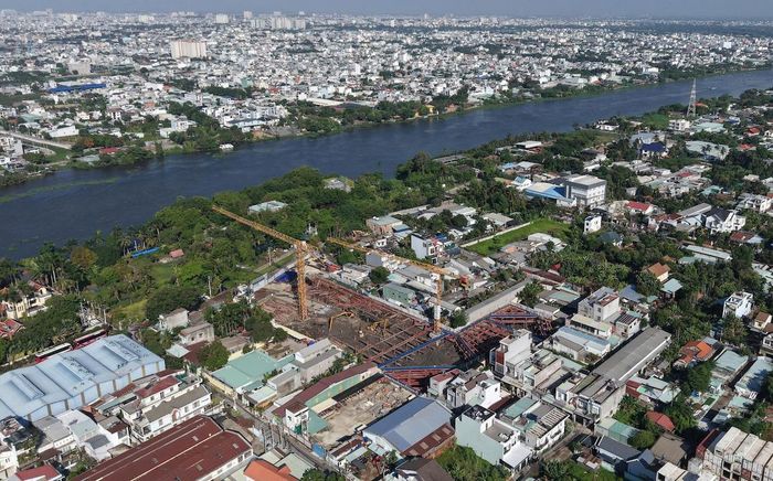 Thị trường căn hộ Bình Dương cũ đang đối mặt với nghịch lý nguồn cung dồi dào, giá cao, trong khi thanh khoản thứ cấp chậm khiến nhà đầu tư lướt sóng khó thoát hàng. Ảnh: aqland
