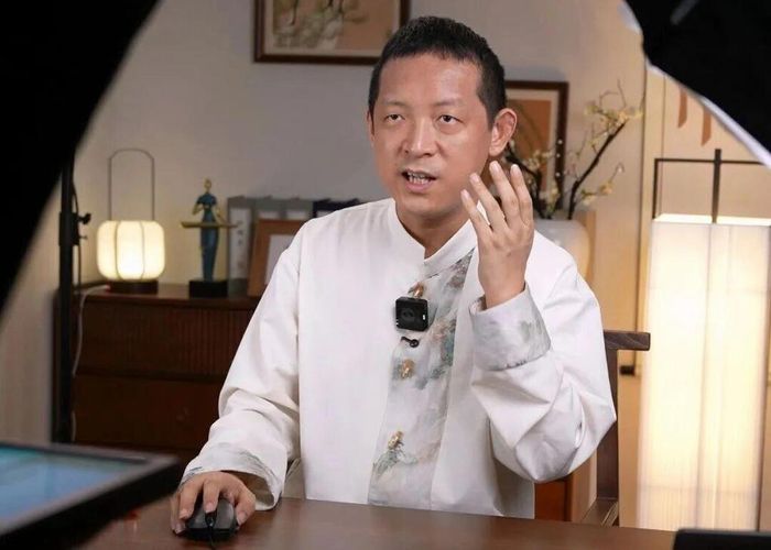 Liu Zhiyu trong phòng livestream ở Bắc Kinh, tháng 8/2026. Ảnh: Thepaper