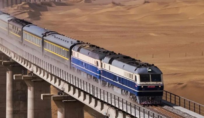 Các đoàn tàu chở hàng từ Trung Quốc vẫn tiếp tục vào Iran. Ảnh: Seetaoe.com