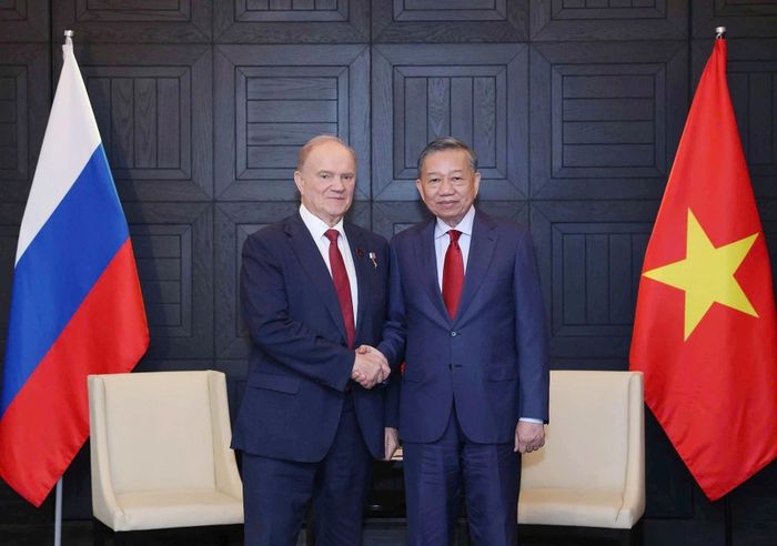 Tổng Bí thư, Chủ tịch nước Tô Lâm tiếp Chủ tịch Đảng Cộng sản Liên bang Nga Gennady Zyuganov. Ảnh: TTXVN