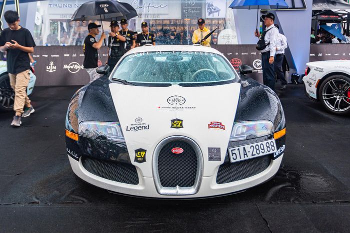 Bugati Veyron 16.4 độc hiếm duy nhất tại Việt Nam của ông Đặng Lê Nguyên Vũ thực tế sản xuất năm 2007 tại Pháp. Ảnh: Nguyễn Tiến Dũng