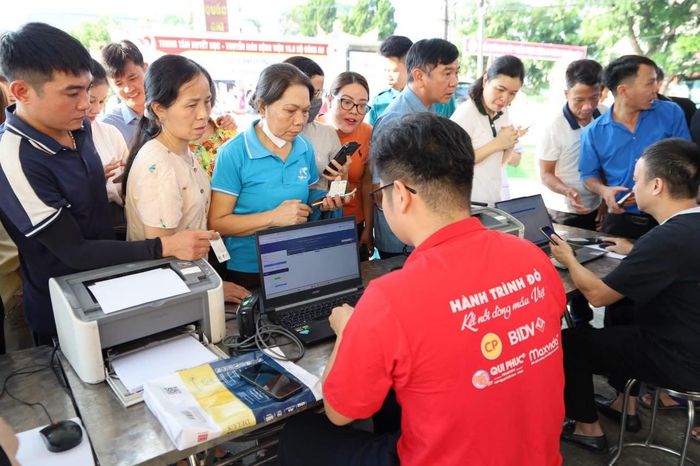 Có hơn 500 người tham gia hiến máu tình nguyện trong ngày 8/9 tại xã Hoằng Sơn. Ảnh: XHS