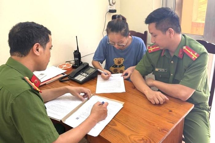Nguyễn Chung Thủy tại Cơ quan điều tra. Ảnh: CAPT