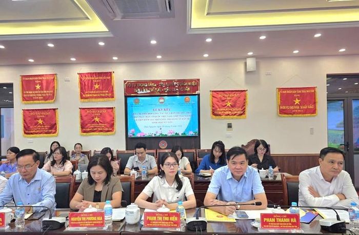  Các đại biểu tham dự buổi Lễ ký kết.