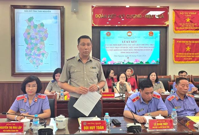  Đồng chí Bùi Huy Toàn, Trường THADS tỉnh phát biểu tại buổi Lễ ký kết.