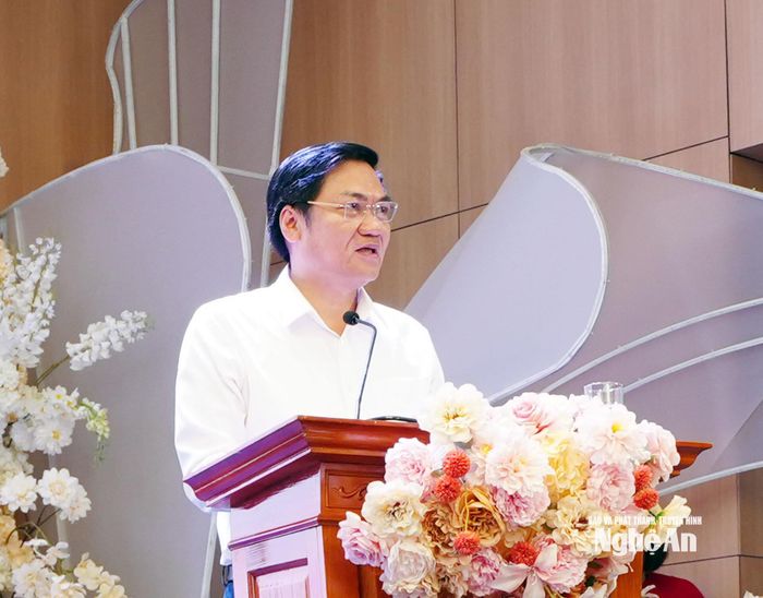 Đồng chí Hoàng Nghĩa Hiếu - Phó Bí thư Thường trực Tỉnh ủy, Chủ tịch HĐND tỉnh phát biểu chỉ đạo tại lễ khai mạc. Ảnh: Mai Hương