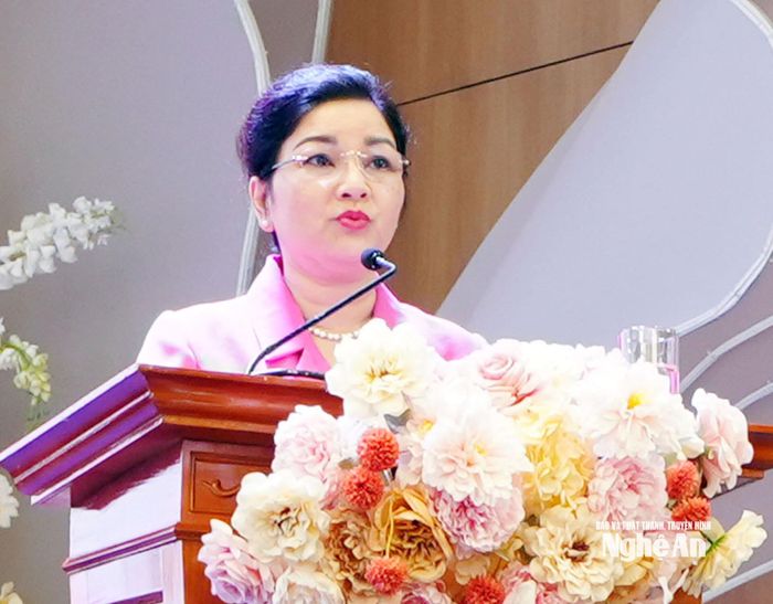 Chủ nhiệm Ủy ban Kiểm tra Tỉnh ủy Nguyễn Thị Hồng Hoa nhấn mạnh đến tầm quan trọng trong công tác bồi dưỡng, nâng cao nghiệp vụ kiểm tra, giám sát. Ảnh: Mai Hương