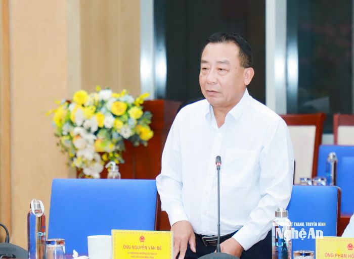 Đồng chí Nguyễn Văn Đệ - Ủy viên Ban Thường vụ Tỉnh ủy, Phó Chủ tịch UBND tỉnh phát biểu ý kiến. Ảnh: Thành Duy