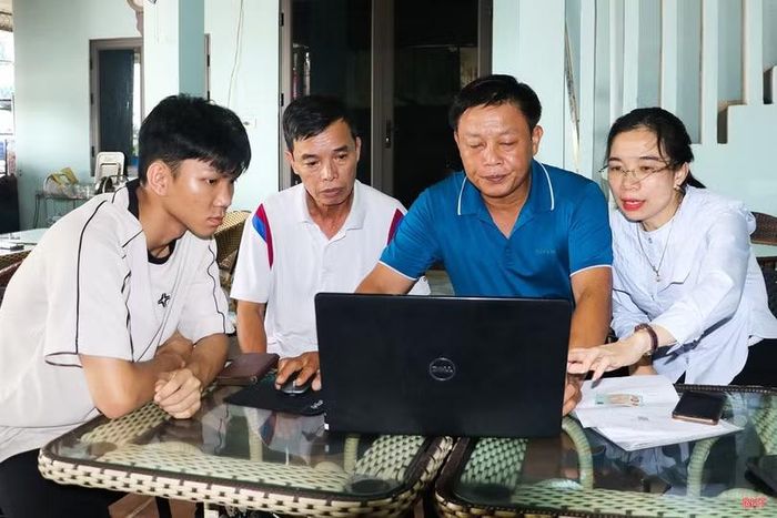 "Bình dân học vụ số” trang bị kỹ năng để mỗi người dân tự tin bước vào môi trường số.
