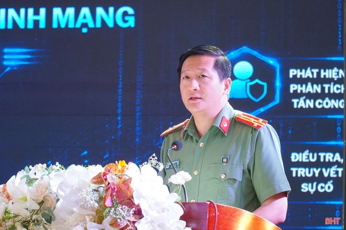 Thượng tá Nguyễn Quốc Hùng - Phó Giám đốc Công an tỉnh, Trưởng ban Tổ chức diễn tập, nhấn mạnh yêu cầu nâng cao năng lực phát hiện, xử lý và ứng phó với các sự cố an ninh mạng.