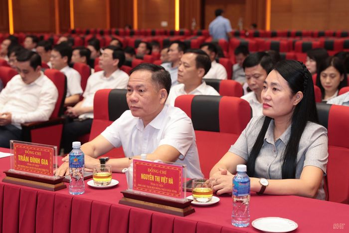 Các đại biểu tham dự hội nghị.