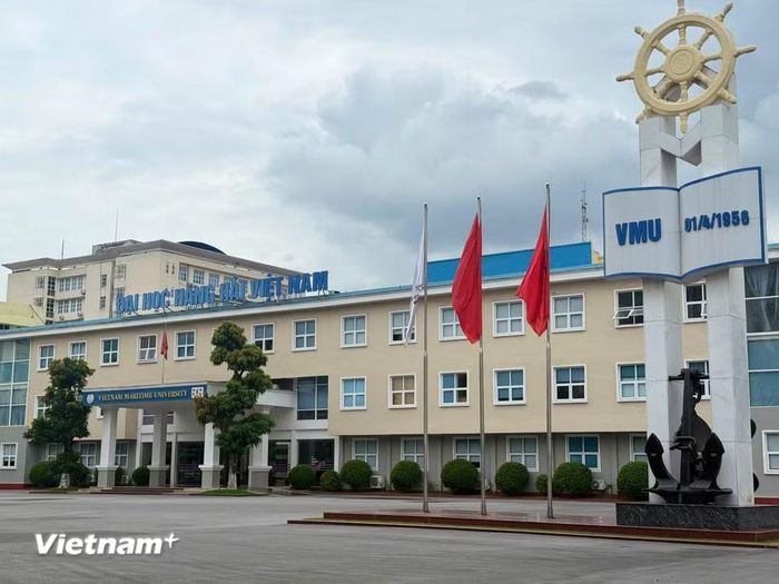Trường Đại học Hàng hải Việt Nam thành lập năm 1956. Đây là ngôi trường hàng đầu của đất nước trong đào tạo nguồn nhân lực chất lượng cao, đặc biệt về lĩnh vực hàng hải và kinh tế biển. (Nguồn: Vietnam+)