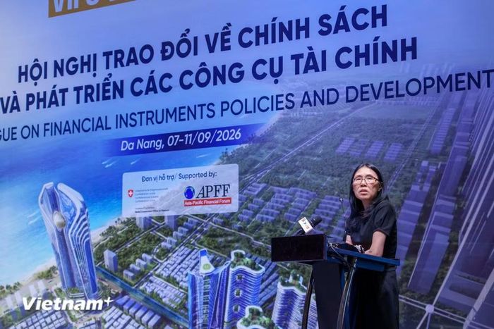 Ông Ngô Thế Triệu (hình trái), Tổng Giám đốc Công ty Optima Wealth Partners Việt Nam và Giáo sư Nguyễn Xuân Thảo (hình phải), Giám đốc Trung tâm Luật Châu Á, Đại học Washington. (Ảnh: Thanh Phong/Vietnam+)