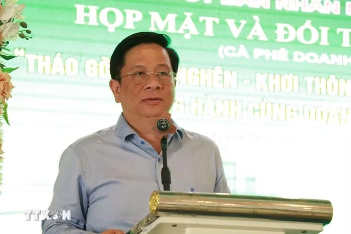 Ông Hồ Văn Mừng, Chủ tịch Ủy ban Nhân dân tỉnh An Giang, phát biểu tại buổi đối thoại. (Ảnh: Thanh Sang/TTXVN)