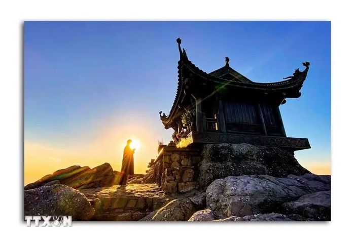 Trên đỉnh chùa Đồng, Yên Tử. (Ảnh: TTXVN phát)