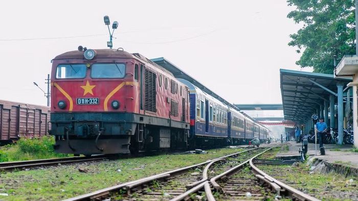 Đoàn tàu chở khách của Tập đoàn Đường sắt quốc gia Việt Nam. (Ảnh: PV/Vietnam+)