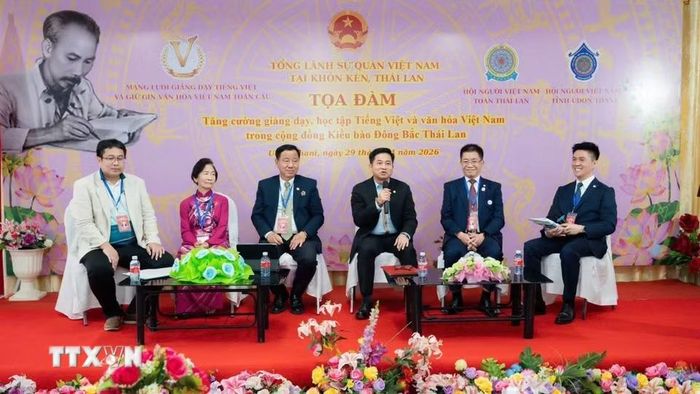 Tọa đàm “Tăng cường giảng dạy, học tập tiếng Việt và văn hóa Việt Nam trong cộng đồng tại Đông Bắc Thái Lan”. (Ảnh: TTXVN phát)