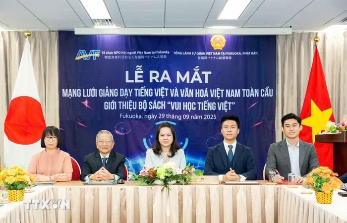 Ra mắt "Ban điều phối Mạng lưới Giảng dạy tiếng Việt và Văn hoá Việt Nam toàn cầu". (Ảnh: Nguyễn Tuyến/TTXVN)