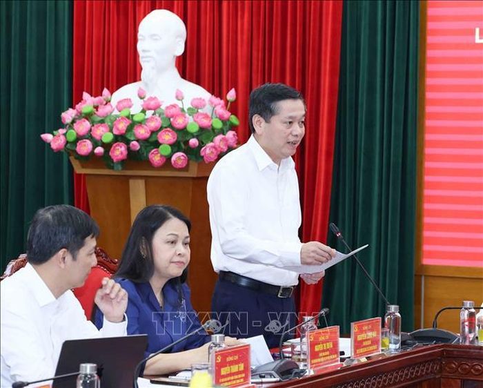 Đồng chí Nguyễn Long Hải, Ủy viên Trung ương Đảng, Phó Bí thư Thường trực Đảng ủy các cơ quan Đảng Trung ương phát biểu tại buổi làm việc.