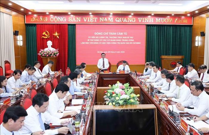 Thường trực Ban Bí thư Trần Cẩm Tú phát biểu chỉ đạo buổi làm việc. Ảnh: Phương Hoa/TTXVN