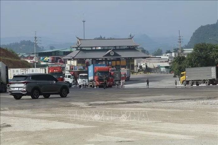 Phó Chủ tịch UBND tỉnh Lạng Sơn Đoàn Thanh Sơn phát biểu tại cuộc làm việc.