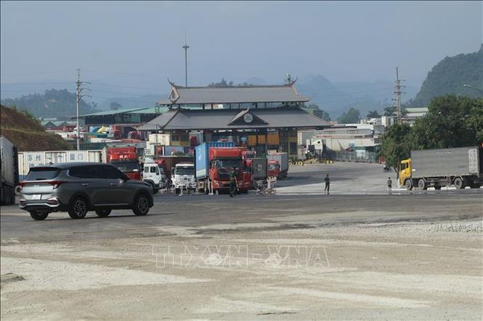 Khu vực đường chuyên dụng vận chuyển hàng hóa khu vực mốc 1119-1120 (cửa khẩu quốc tế Hữu Nghị).