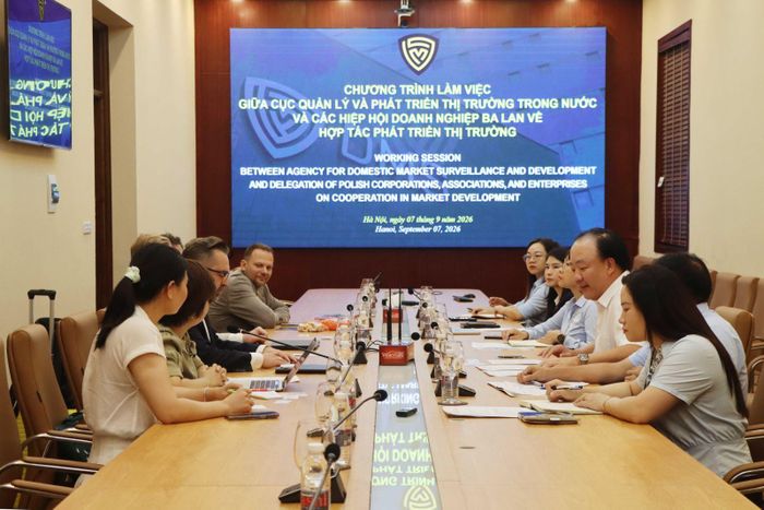 Toàn cảnh buổi làm việc.