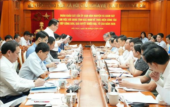Quang cảnh buổi làm việc.