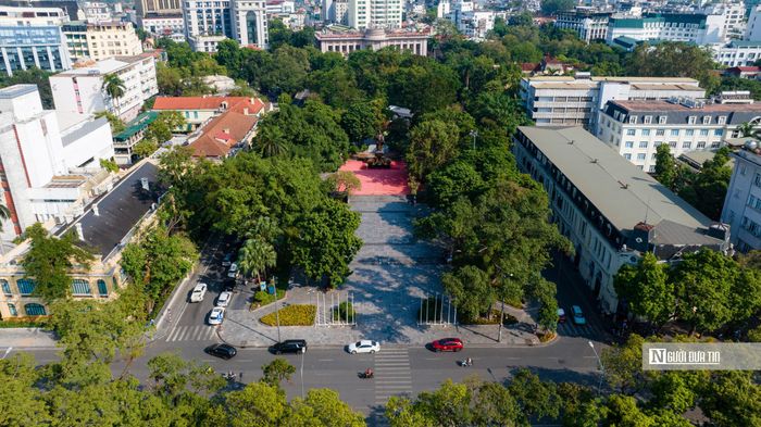 Theo Sở Xây dựng Hà Nội, ý tưởng tổng thể là nghiên cứu tổ chức hồ Hoàn Kiếm như một quảng trường lớn - biểu tượng của Thủ đô, kết nối với quảng trường Cách mạng Tháng Tám và Nhà hát Lớn, qua đó hình thành một không gian liên hoàn mang tính "lịch sử - văn hóa - nghệ thuật".