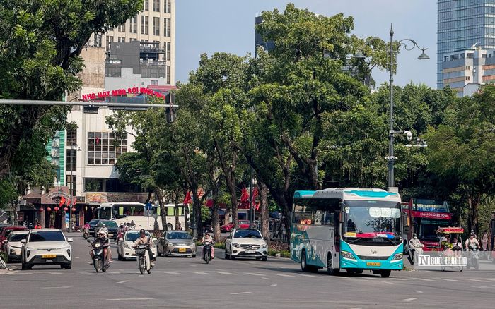 Về giao thông, Hà Nội nghiên cứu đồng bộ hệ thống giao thông mặt đất với không gian ngầm, kết nối hồ Hoàn Kiếm, Nhà hát Lớn, Bảo tàng Lịch sử Quốc gia và các khu vực phát triển mới.