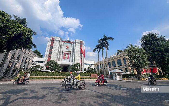 Cùng với đó là nghiên cứu hạ giải trụ sở HĐND - UBND thành phố.