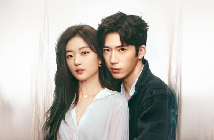 Loạt ảnh hậu trường mới tiếp tục làm nổi bật sức hút của cặp đôi chính Tôn Thiên và Tỉnh Bách Nhiên trong phim. 