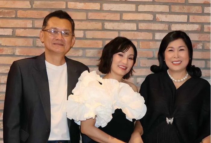 Tình bạn suốt nhiều năm của Hữu Châu, Hồng Vân và Hòng Đào.