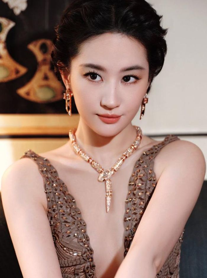 Lưu Diệc Phi.