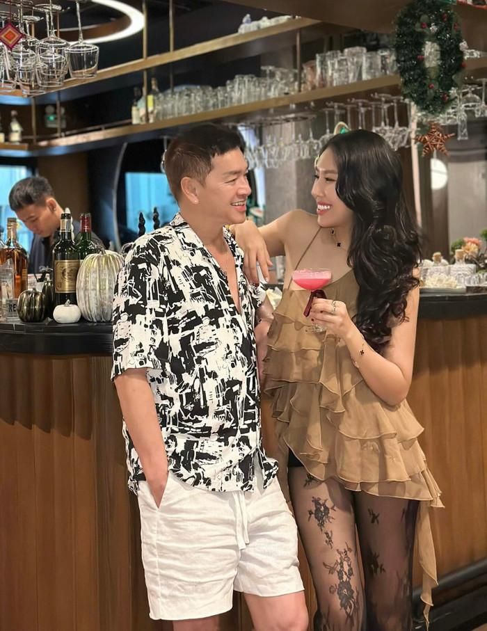 Nghệ sĩ Quang Minh và vợ hiện có 1 con trai chung. 
