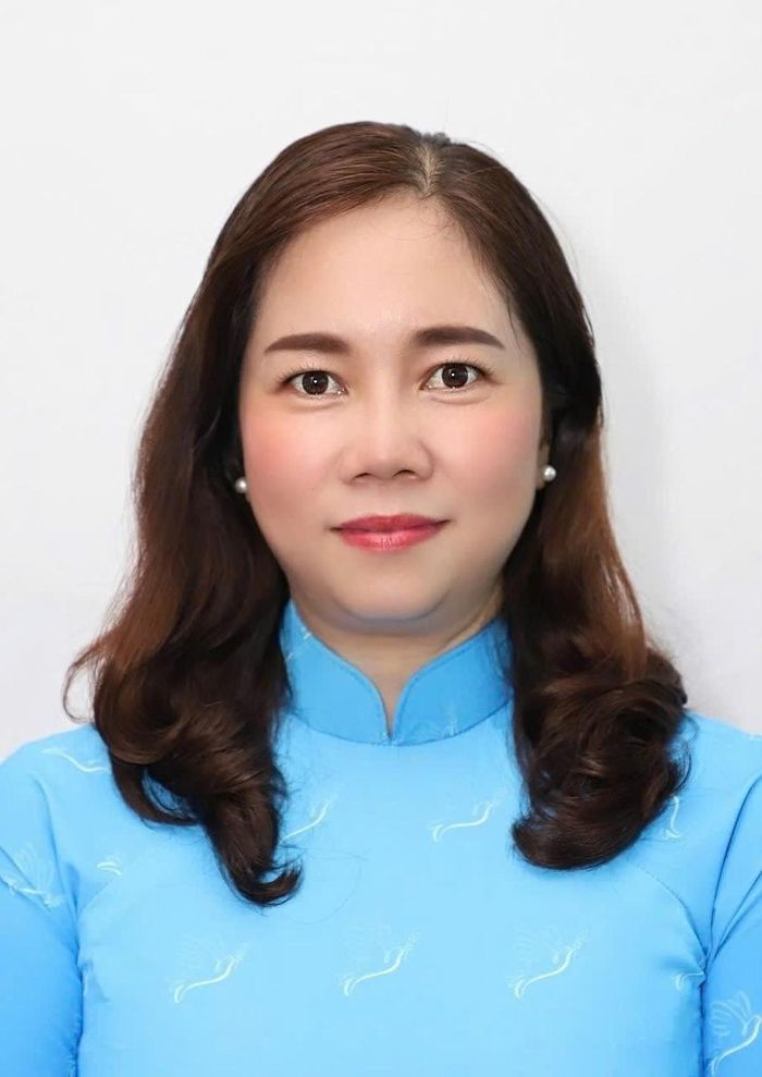 Bà Nguyễn Thị Kim Thoa - Tỉnh ủy viên, Phó Chủ tịch Ủy ban MTTQ Việt Nam tỉnh, Chủ tịch Hội LHPN tỉnh Vĩnh Long