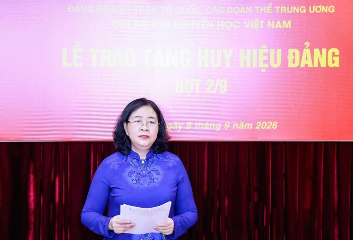 Ủy viên Bộ Chính trị, Bí thư Trung ương Đảng, Bí thư Đảng ủy MTTQ, các đoàn thể Trung ương, Chủ tịch Ủy ban Trung ương MTTQ Việt Nam Bùi Thị Minh Hoài phát biểu