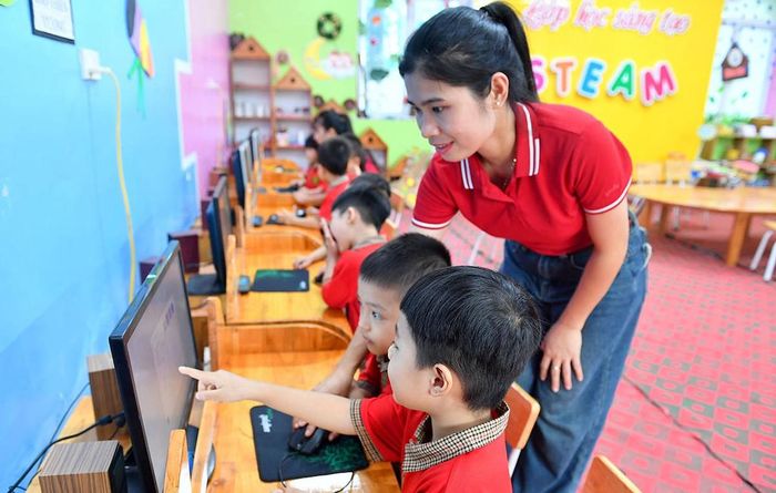 Thực hiện đầy đủ các quy định về bảo đảm an toàn hệ thống thông tin theo cấp độ, an ninh mạng và bảo vệ dữ liệu cá nhân