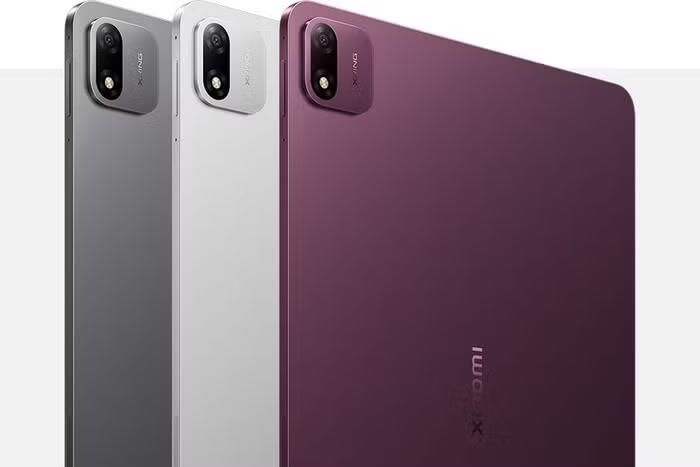 Ba tùy chọn màu gồm đỏ burgundy, đen và bạc