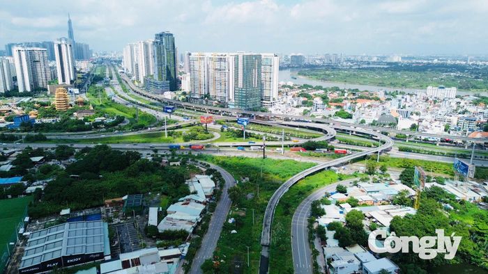Việc nghiên cứu thêm các tuyến giao thông đối ngoại nhằm hoàn thiện mạng lưới kết nối giữa TP.HCM với các địa phương trong vùng Đông Nam Bộ, đồng thời mở rộng liên kết đến khu vực Tây Nguyên và duyên hải Nam Trung Bộ.