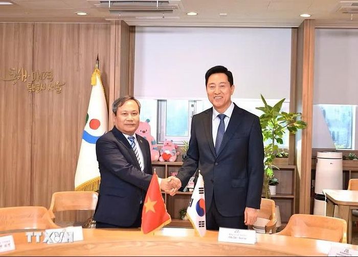 Chủ tịch UBND TP. Hà Nội Vũ Đại Thắng làm việc với Thị trưởng Seoul Oh Se-hoon.