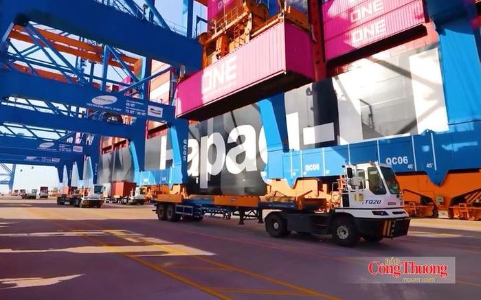Trong 8 tháng đầu năm 2026, tổng kim ngạch xuất khẩu đạt gần 66 tỷ USD, tiếp tục là điểm sáng trong bức tranh kinh tế TP. Hồ Chí Minh. 
